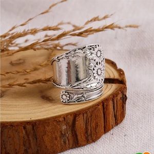 Sunflower Spoon Ring NWT